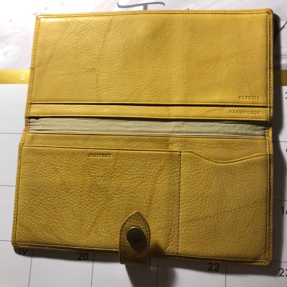 Frye Banana Campus Stitch Travel Wallet